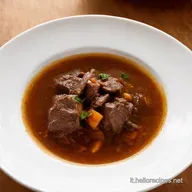 Brodo di Carne della Nonna Un Elixir di Benessere
