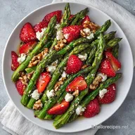 Insalate Sfiziose con Asparagi e Fragole