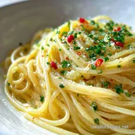Spaghetti Aglio Olio Peperoncino Veloci in 15 Minuti