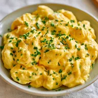 Uova Strapazzate Cremose in 6 Minuti